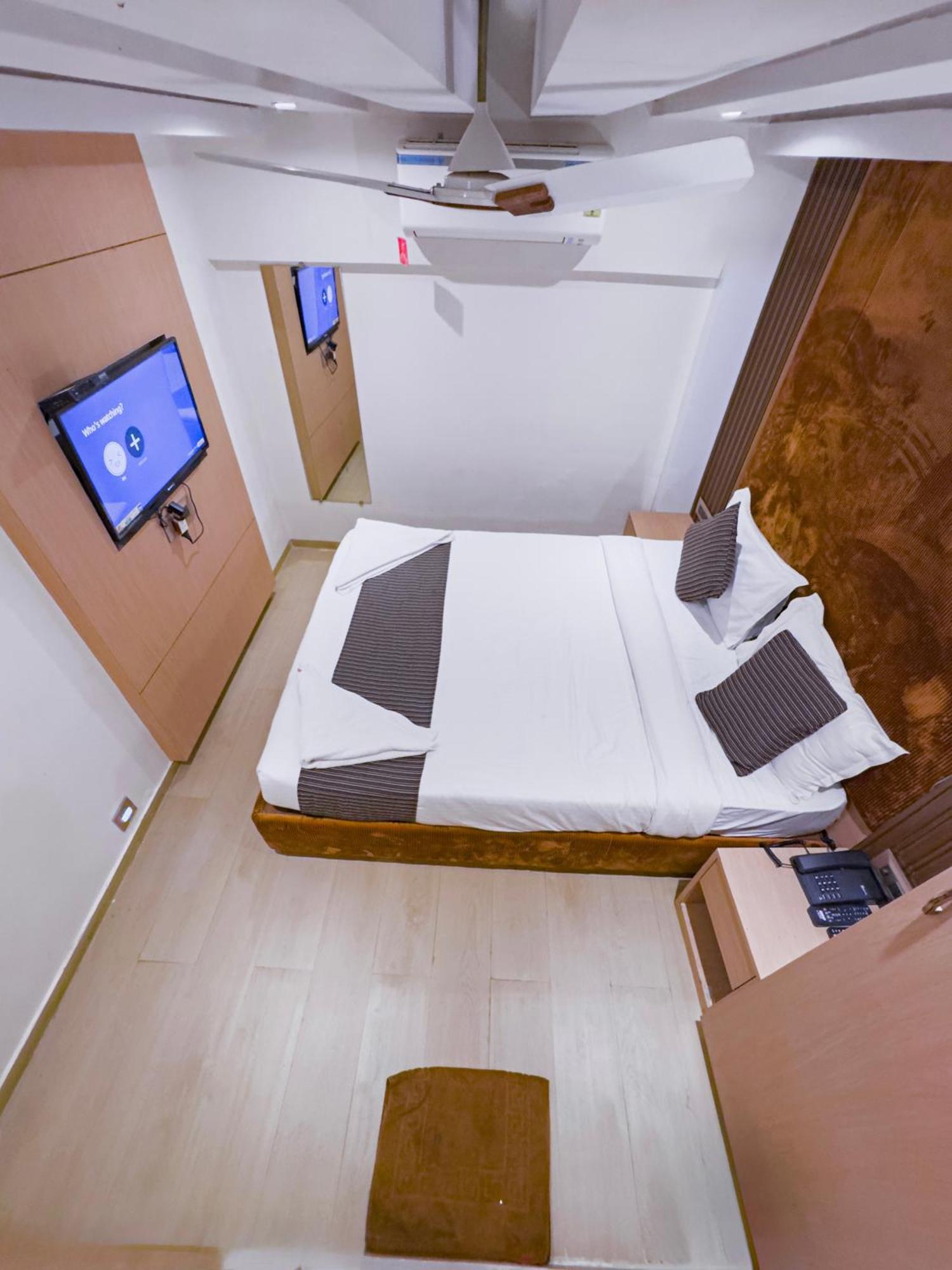 Hotel Winton Мумбаи Экстерьер фото