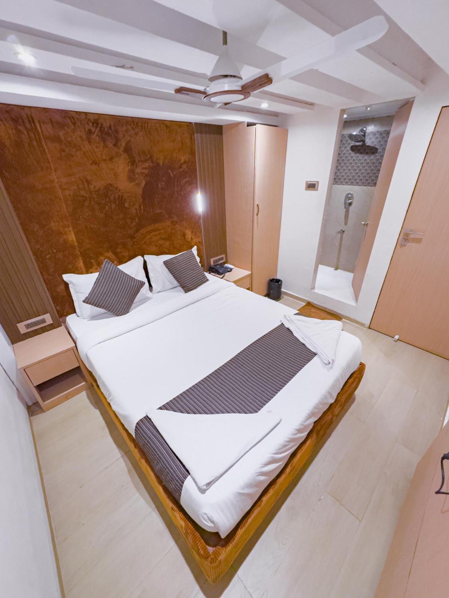 Hotel Winton Мумбаи Экстерьер фото