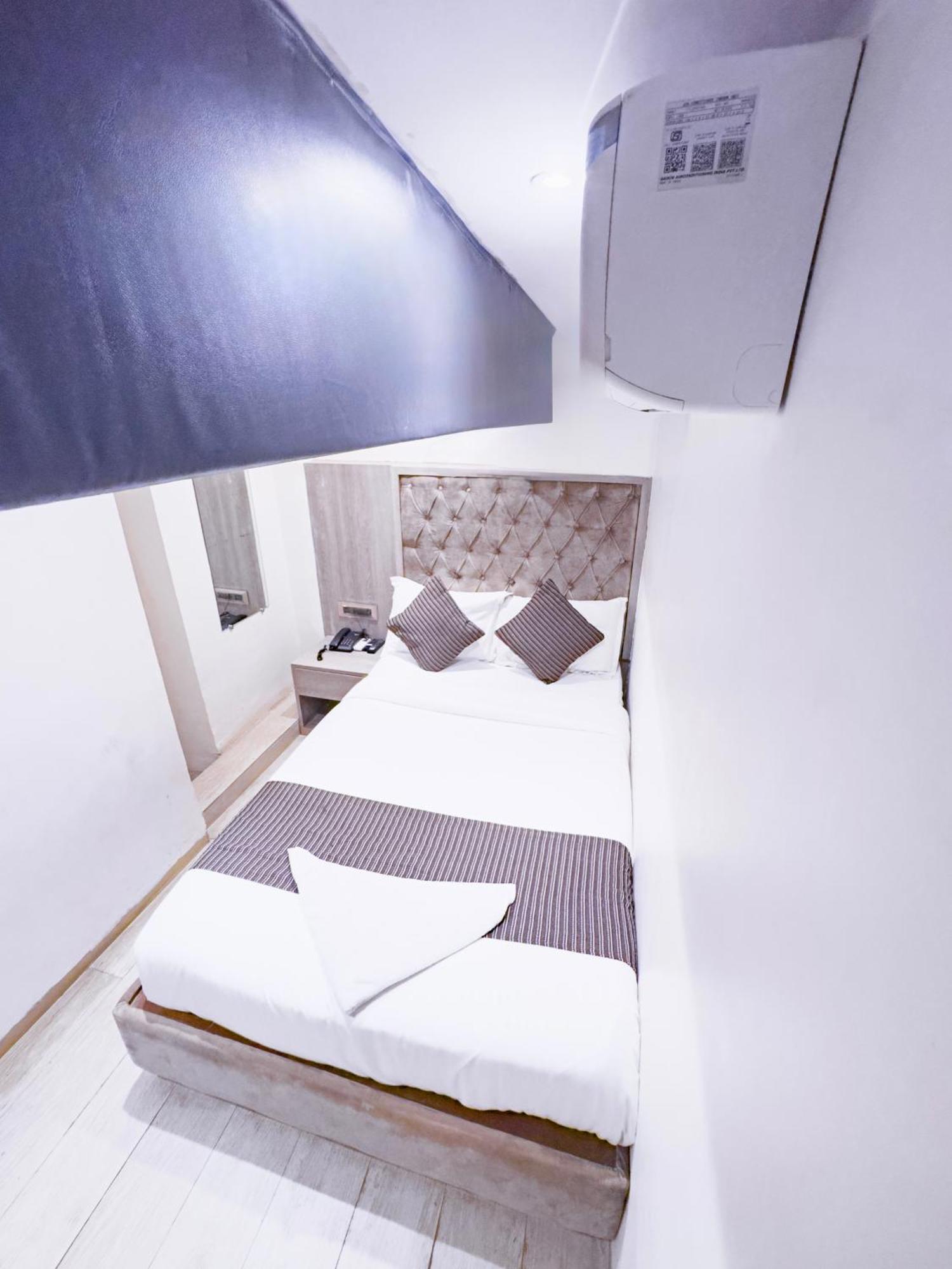 Hotel Winton Мумбаи Экстерьер фото