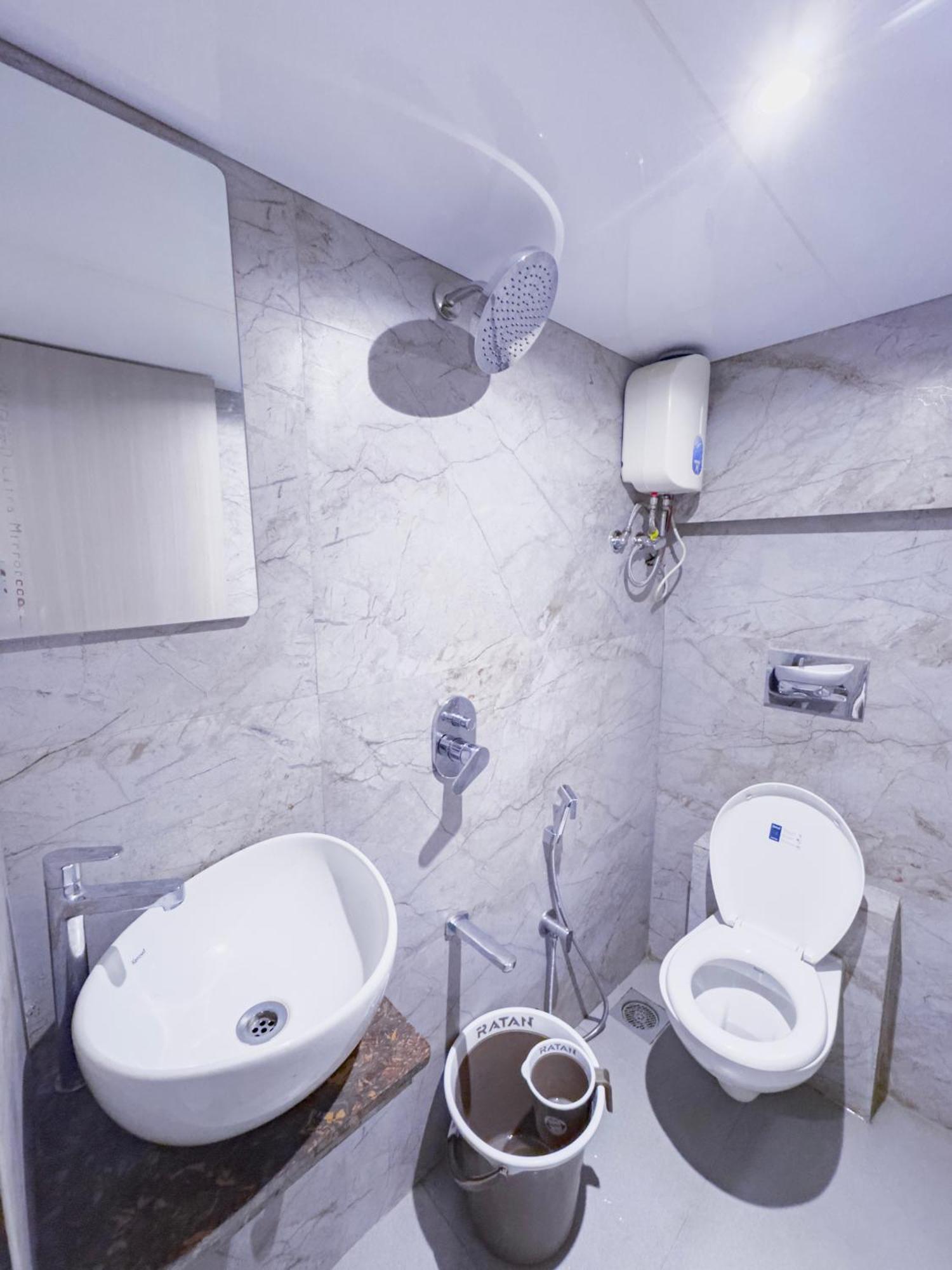 Hotel Winton Мумбаи Экстерьер фото