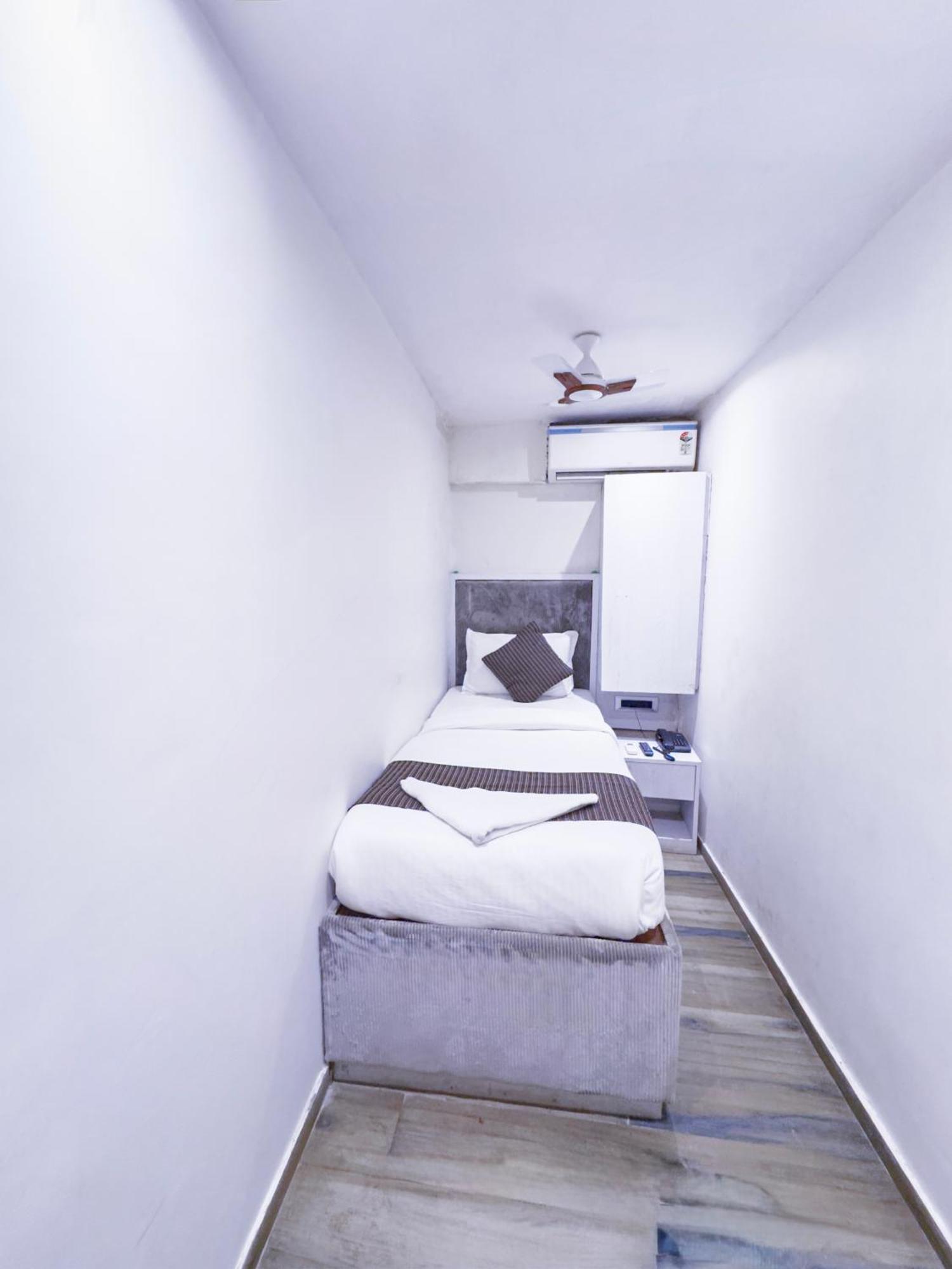 Hotel Winton Мумбаи Экстерьер фото