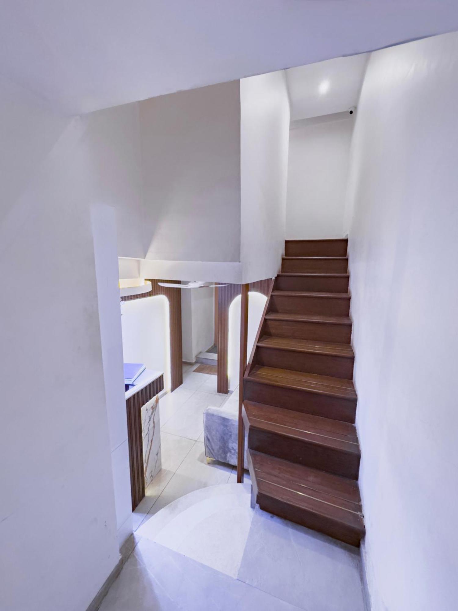 Hotel Winton Мумбаи Экстерьер фото