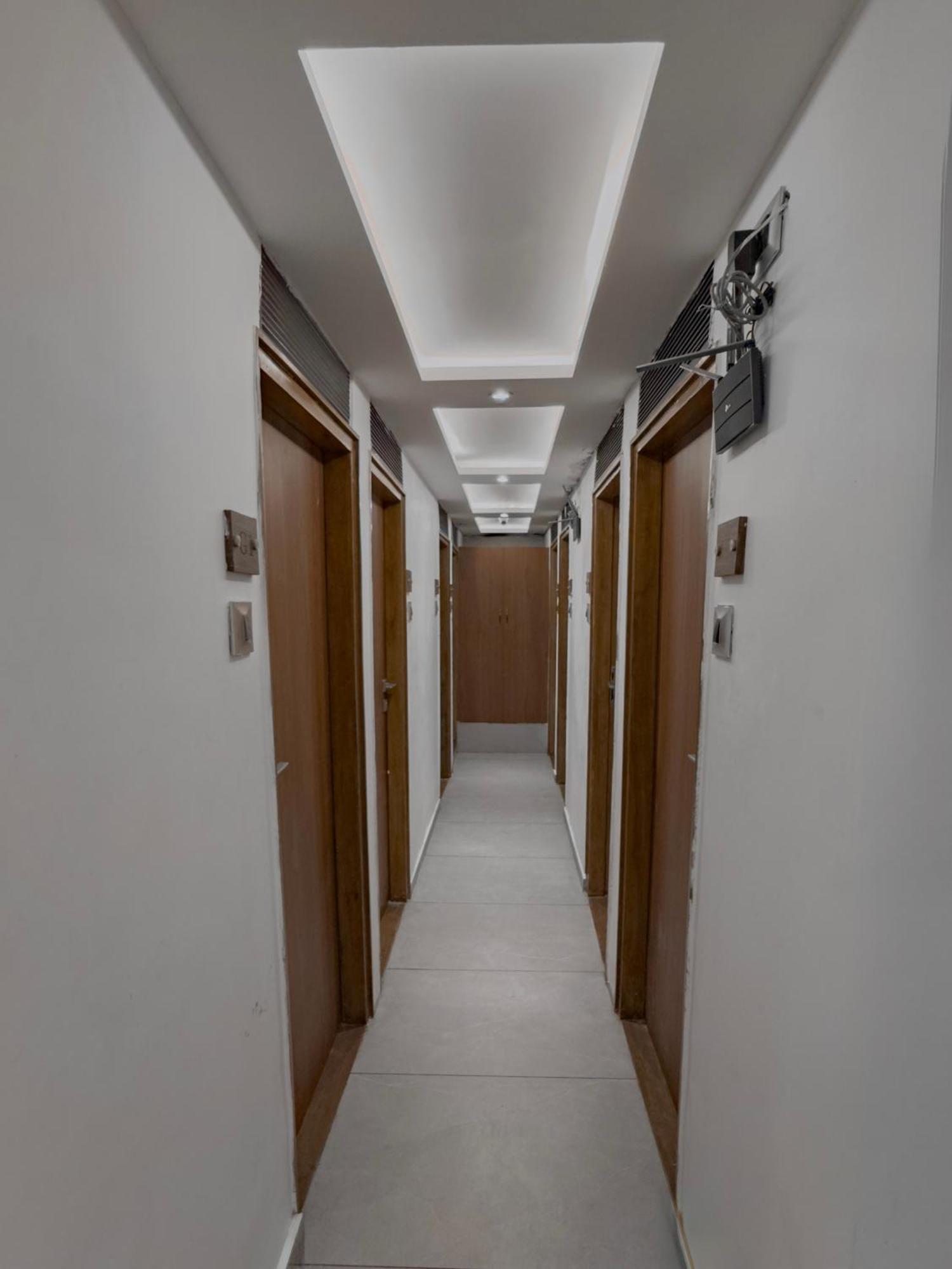 Hotel Winton Мумбаи Экстерьер фото