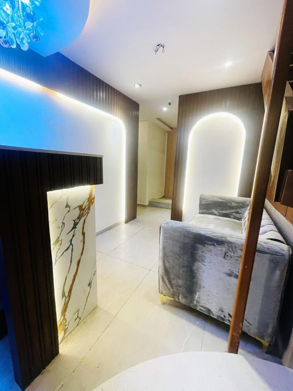 Hotel Winton Мумбаи Экстерьер фото