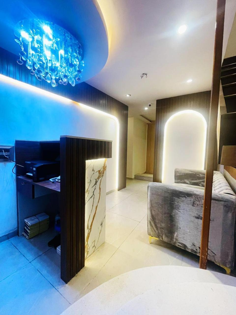 Hotel Winton Мумбаи Экстерьер фото
