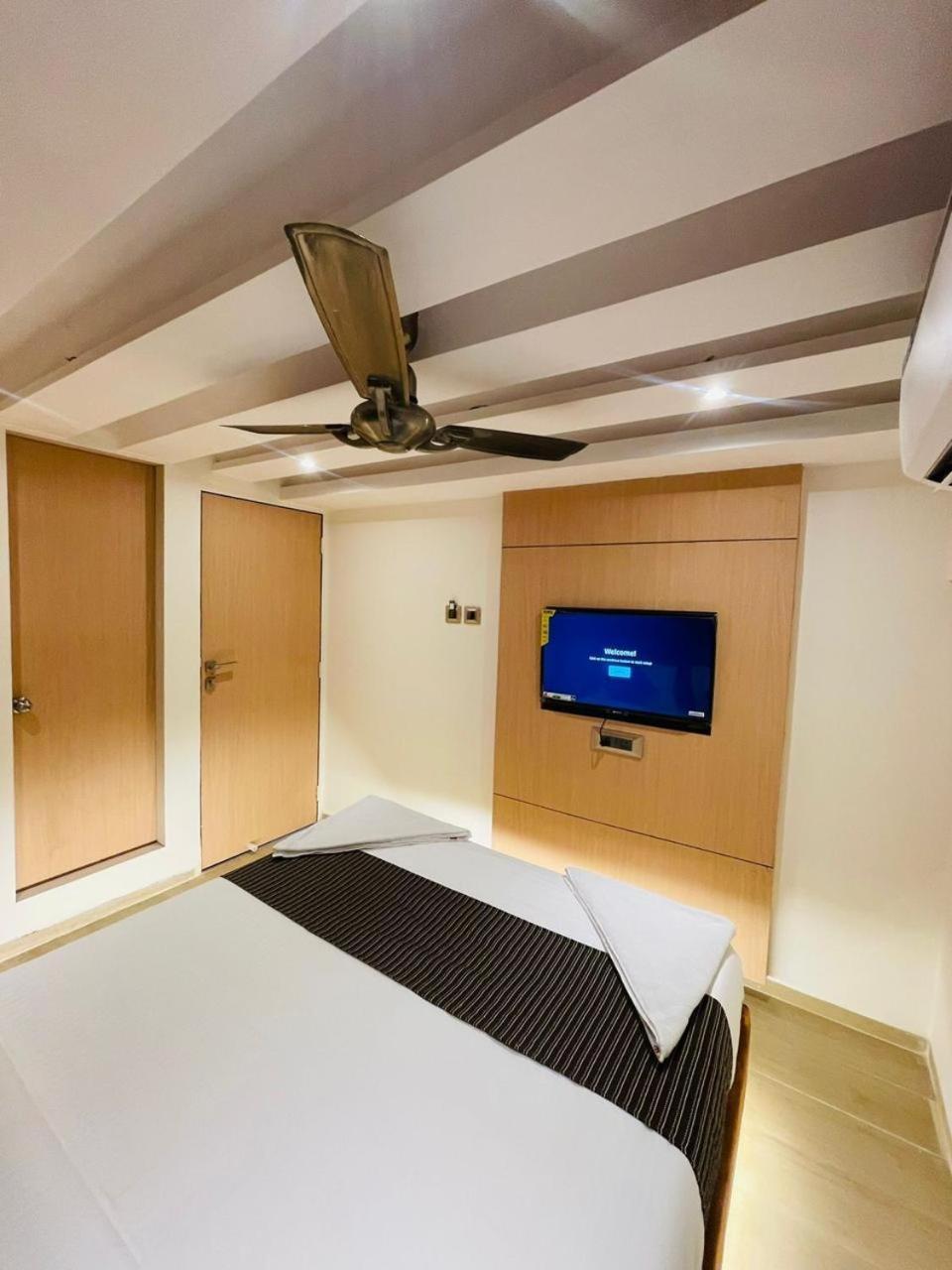 Hotel Winton Мумбаи Экстерьер фото