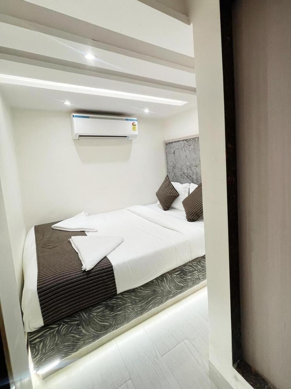 Hotel Winton Мумбаи Экстерьер фото