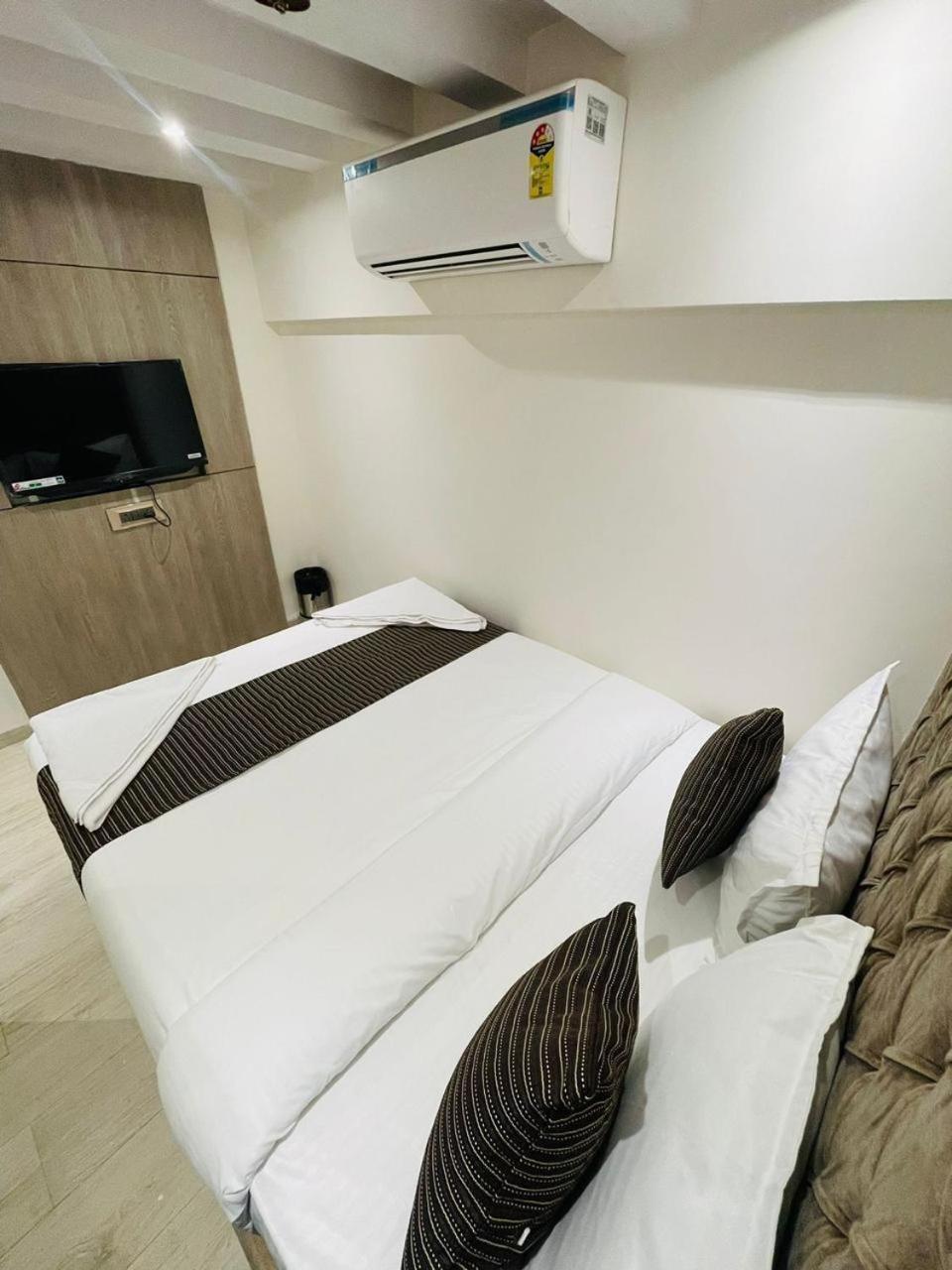 Hotel Winton Мумбаи Экстерьер фото