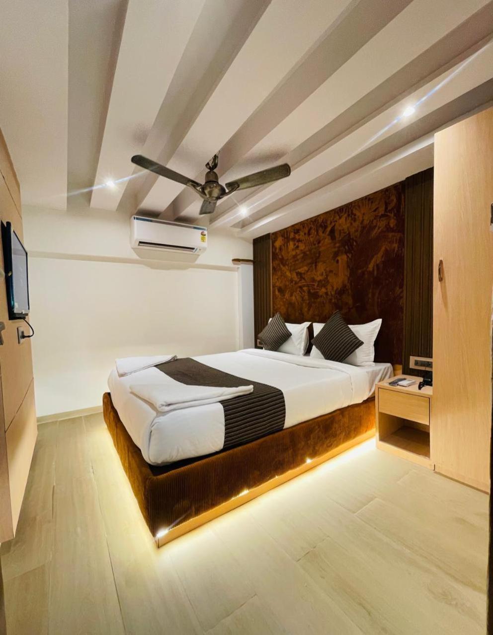 Hotel Winton Мумбаи Экстерьер фото