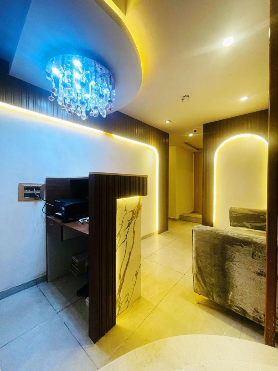 Hotel Winton Мумбаи Экстерьер фото