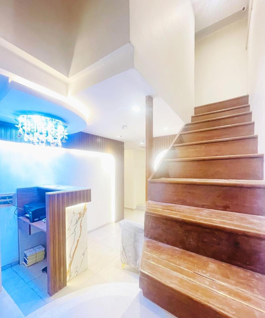Hotel Winton Мумбаи Экстерьер фото